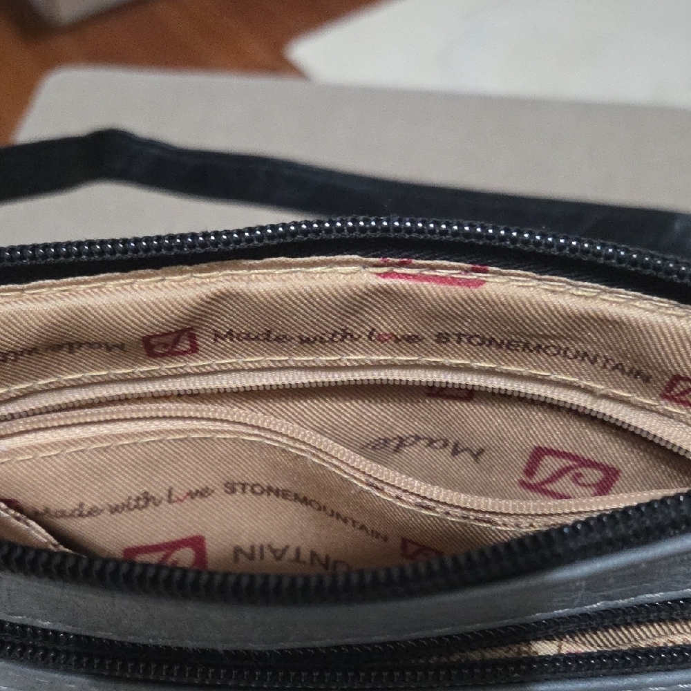 Stone Mountain Leather Black and Gray Crossbody Purse Bag Sporty Design Zippers - Picture 2 of 6
